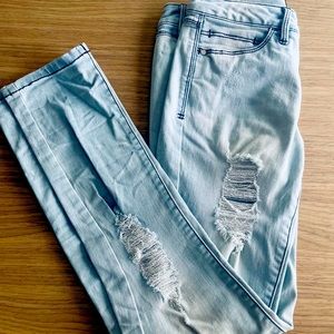 Bebe size 26 skinny jean. Like new condition.